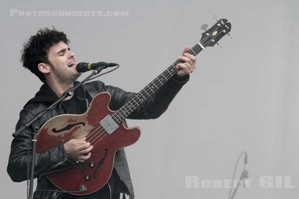 BLACK REBEL MOTORCYCLE CLUB - 2013-08-24 - SAINT CLOUD - Domaine National - Grande Scene - Robert Levon Been